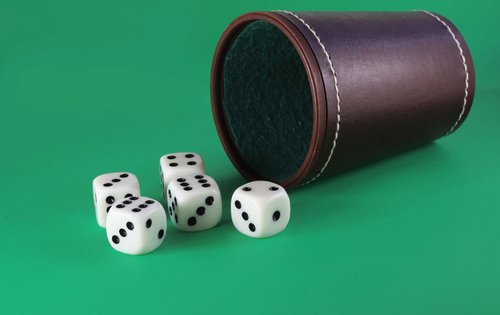 Yatzy, Yahtzee, Kniffel