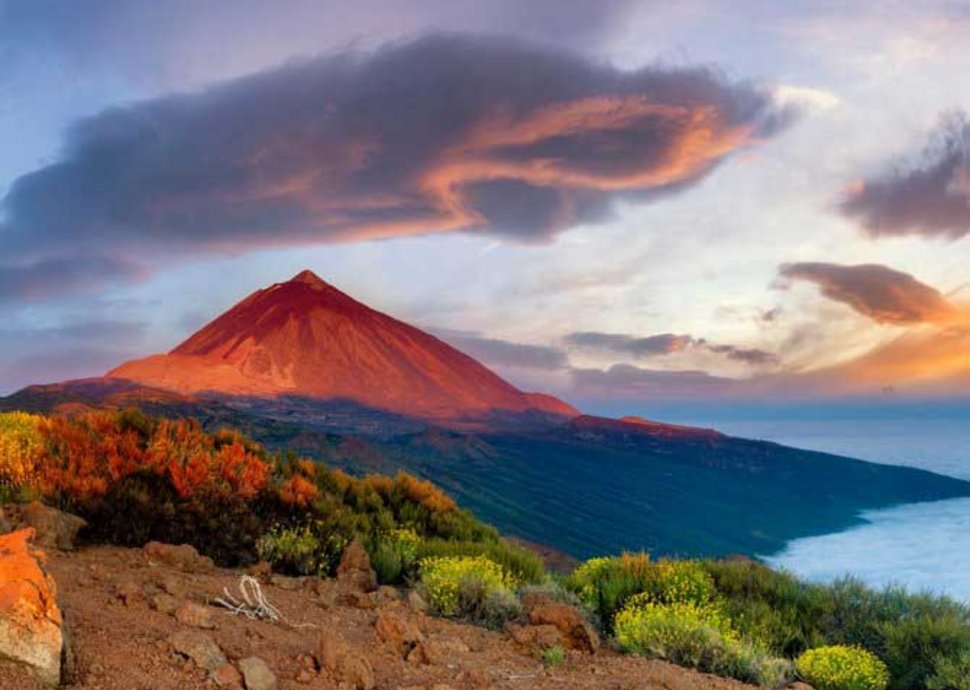 Der Vulkan Teide auf der von Vulkanen geprägten Kanaren-Insel Teneriffa. 