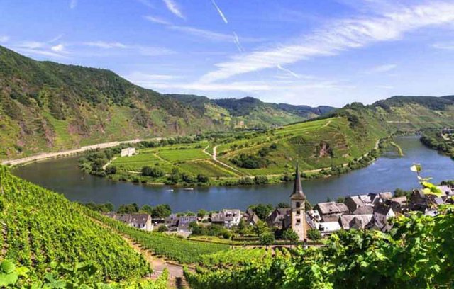 Die Mosel – Schöne Tochter des Rheins