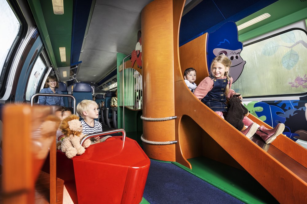 Raus und mit Kindern die Schweiz entdecken. Raus und mit Kindern die Schweiz entdecken.