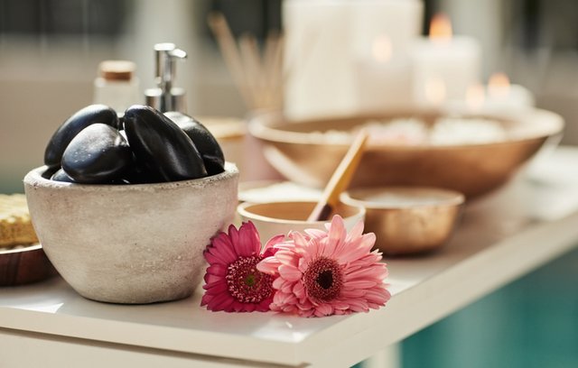 Intimität durch ungewöhnliche Sinnes-Experimente stärken