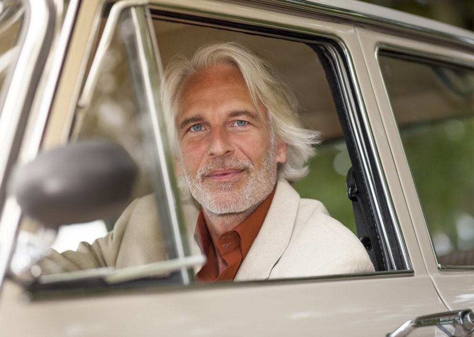 Opa will kein altes Rentner-Auto fahren