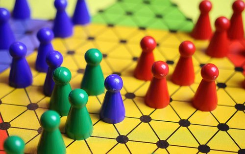 Halma: Ein strategisches Online-Spiel 