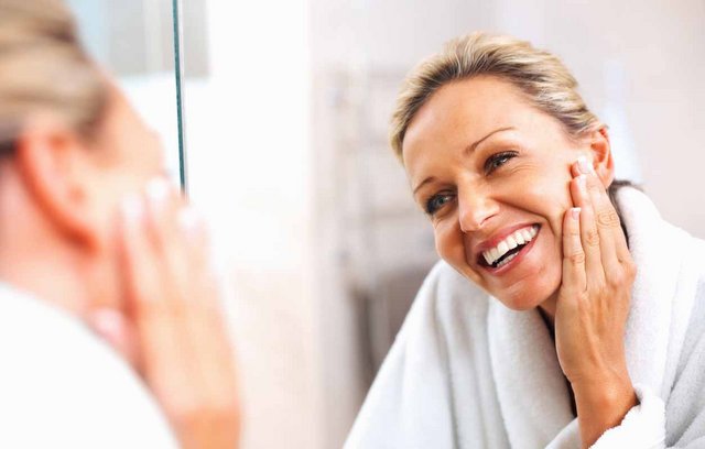 Hautpflege im Alter: Wichtige Tipps für Sie