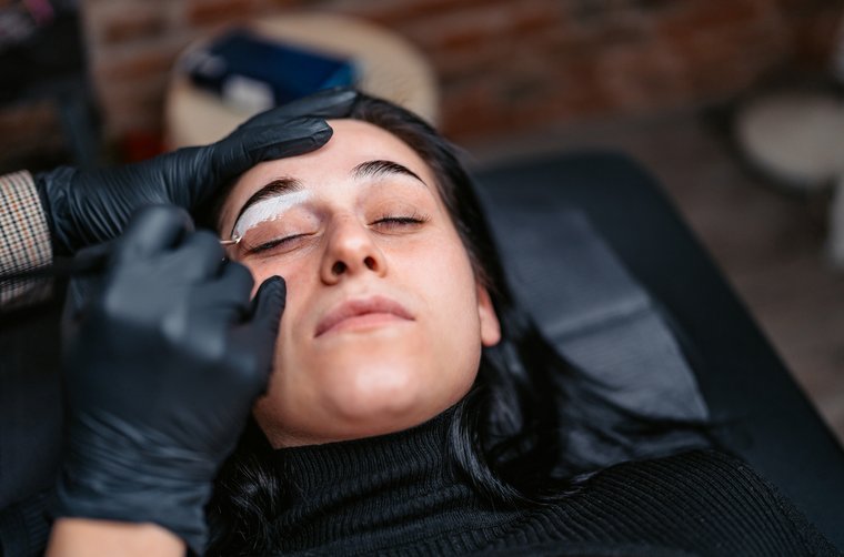 Augenbrauen formen: Mehr Ausdruck fürs Gesicht