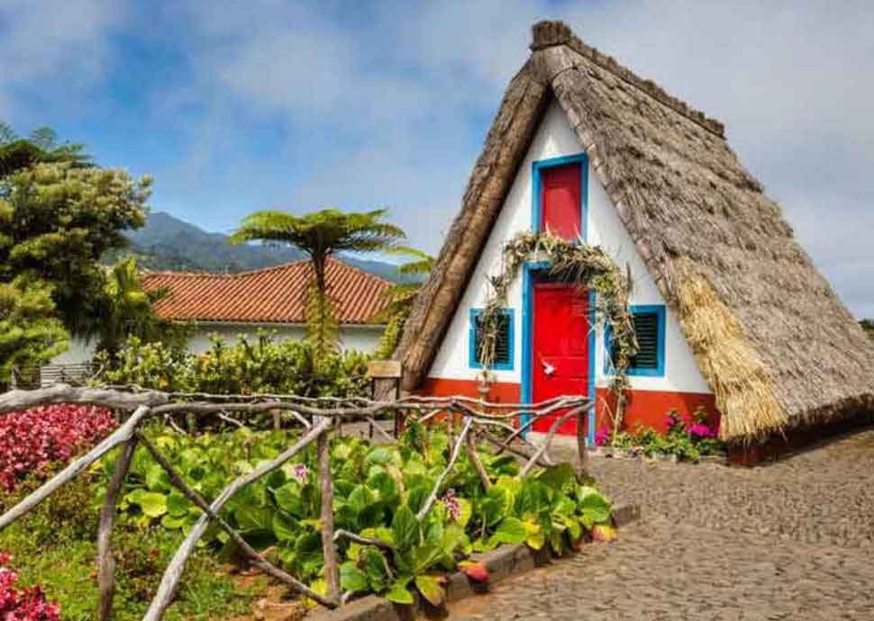 Traditionelles Bauernhaus auf Madeira in Santana. 