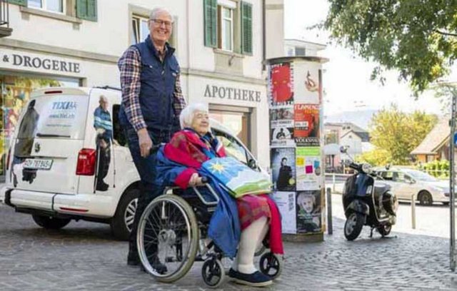 Mit TIXI regelmässig zum Wocheneinkauf