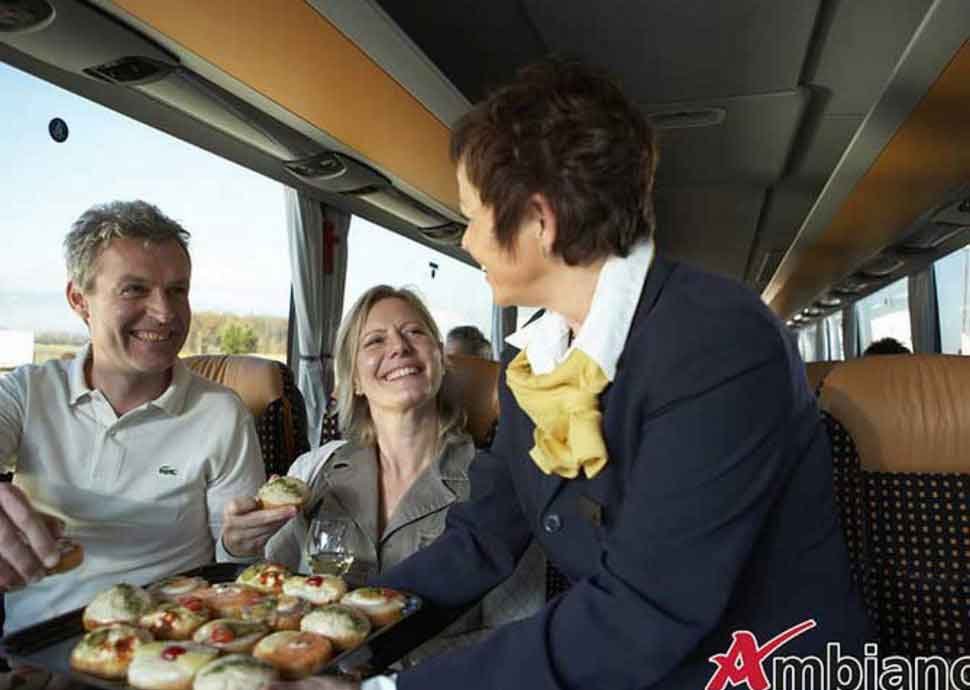 Hoher Komfort im Reisebus Hoher Komfort im Reisebus