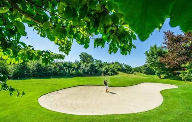 Golfen Sie im schönen Bad Schinznach