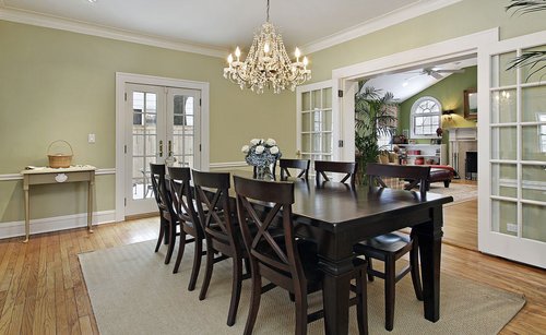 Antike Möbel restaurieren lassen - 50PLUS.ch