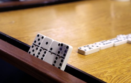 Domino – mit wachem Auge zur richtigen Augenzahl