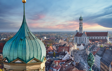 Blick über Augsburg mit Perlachturm, St. Ulrich und Afra | © Adobe Stock