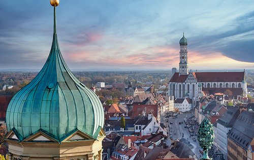Blick über Augsburg mit Perlachturm, St. Ulrich und Afra | © Adobe Stock