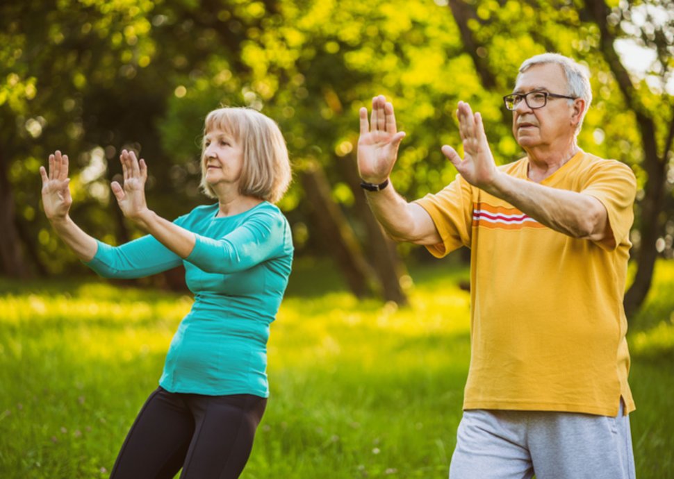 Tai Chi für Senioren: Balance und Wohlbefinden steigern Tai Chi für Senioren: Balance und Wohlbefinden steigern