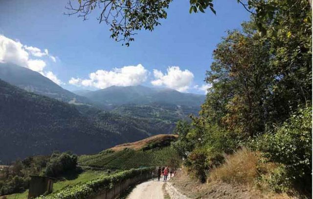 Der uralte Weg von Ausserberg nach Raron