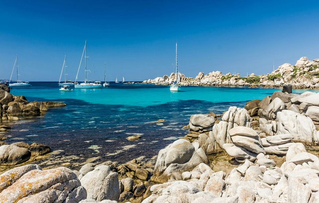 Korsika vereint Entspannung und Abenteuer.