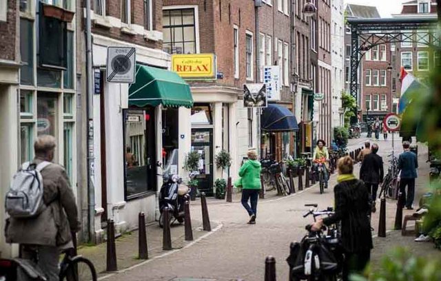 Über hundert Coffeeshops in der holländischen Metropole!