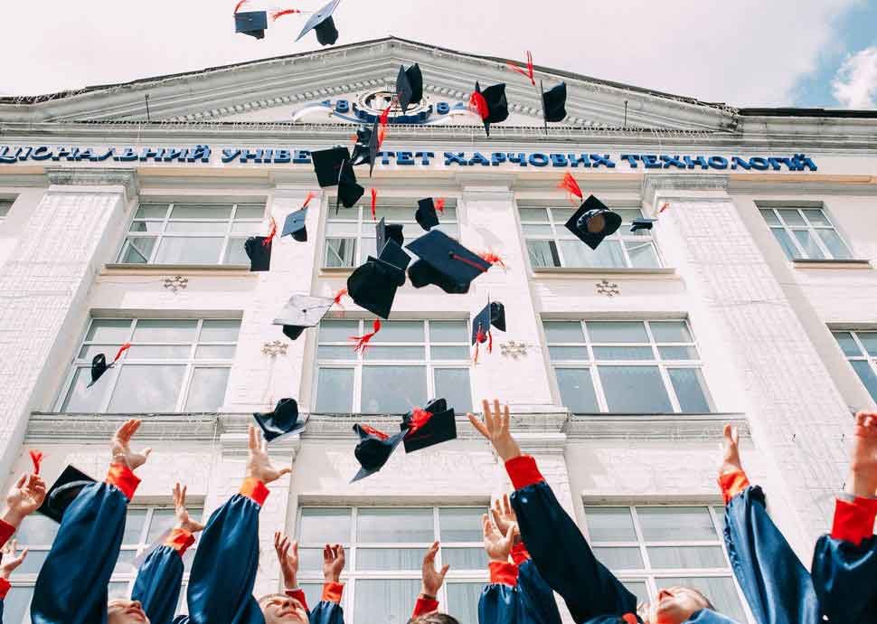 Bildung gibt Ihnen Selbstvertrauen Bildung gibt Ihnen Selbstvertrauen