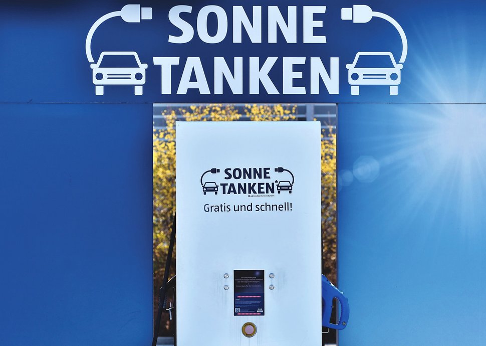 Elektromobilität gibt es auch für Senioren. Elektromobilität gibt es auch für Senioren.