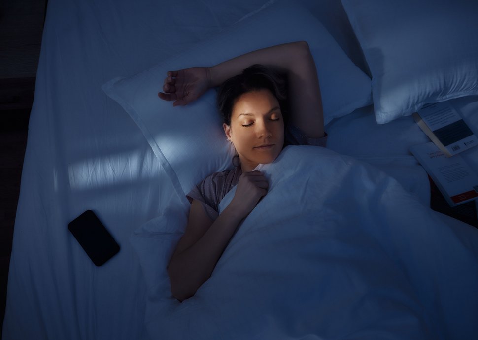 Handy aus, Schlaf an: So schlafen Sie endlich tief Handy aus, Schlaf an: So schlafen Sie endlich tief