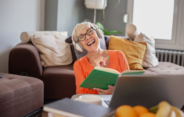 Virtuelle Lesekreise ab 50: Bücherfreunde online finden