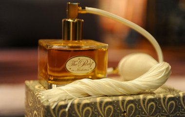 Die Auswahl des richtigen Parfums kann überwältigend sein.