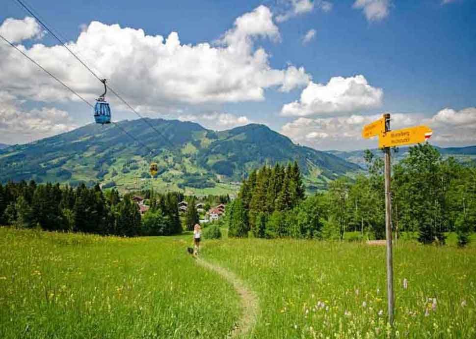 Wanderweg unterhalt der Drehgondelbahn Stuckli Rondo