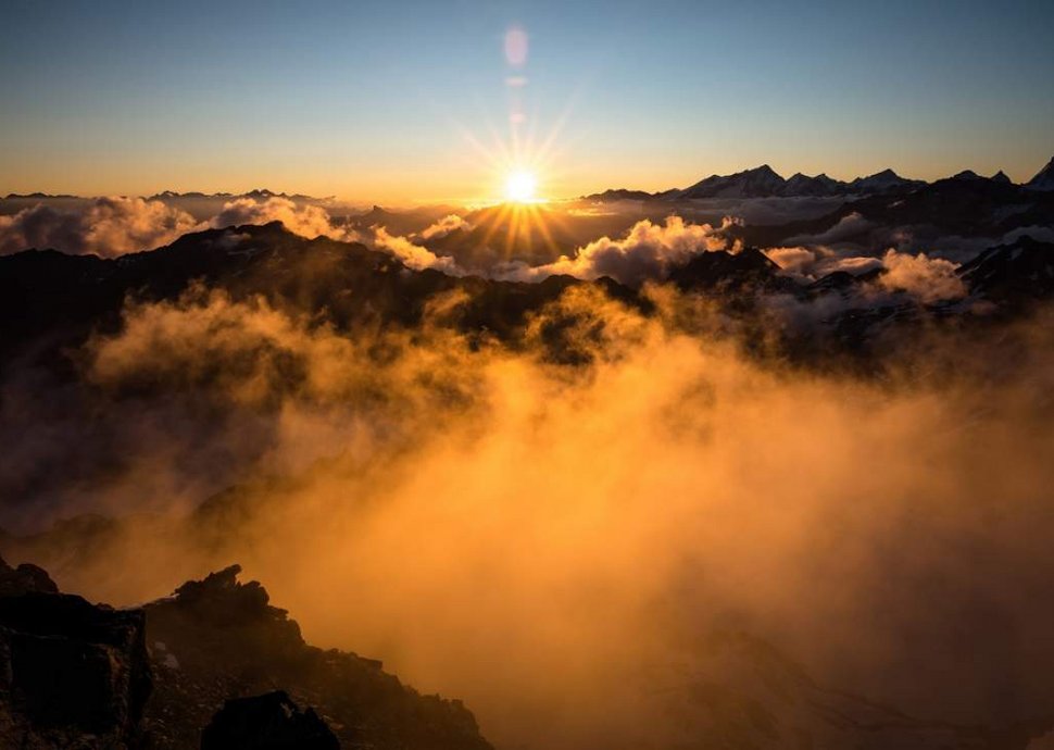 Sonnenaufgang, Blick vom Mont Fort in Verbier