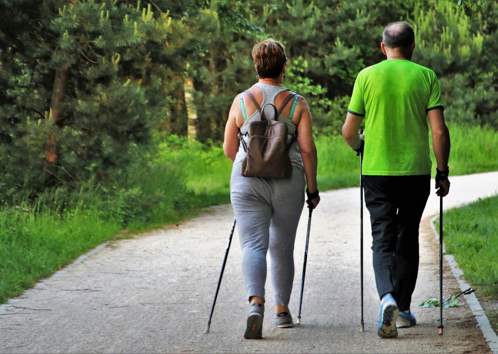 Die Zahl der Menschen, die auch im höheren Alter Sport treibt, steigt von Jahr zu Jahr. Die Zahl der Menschen, die auch im höheren Alter Sport treibt, steigt von Jahr zu Jahr.