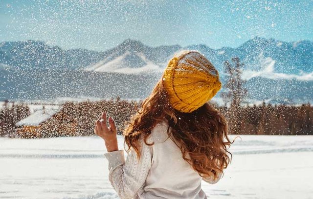 Achtsame Pflege für gesunde Haare im Winter 