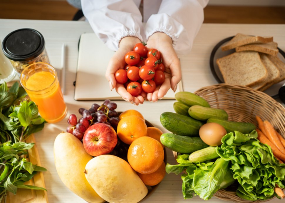 Anti-Aging-Ernährung: Jung und Vital durch die richtigen Lebensmittel Anti-Aging-Ernährung: Jung und Vital durch die richtigen Lebensmittel